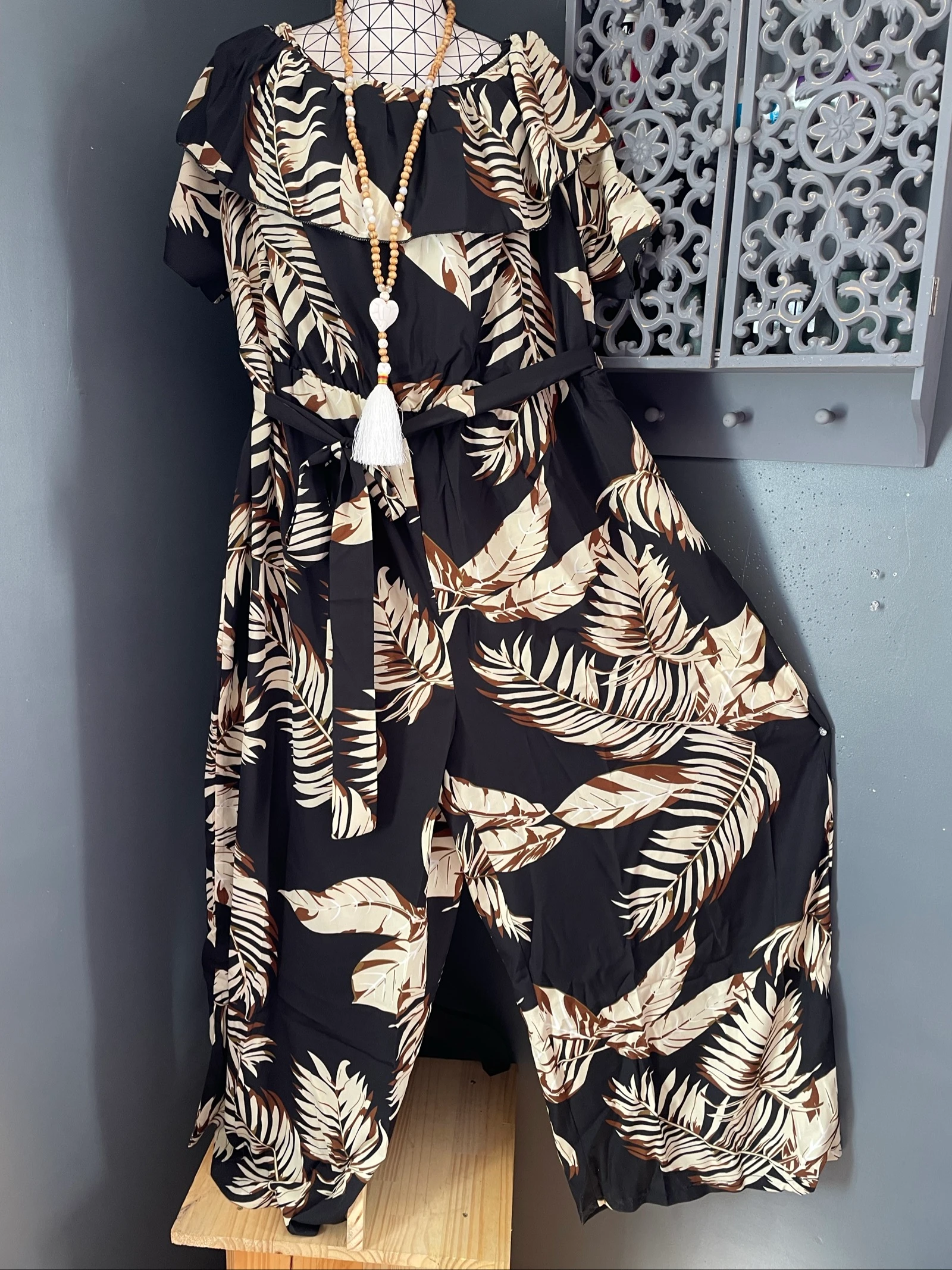 🌸 zwarte jumpsuit beige bladpatroon grote maat 56 wijde broek volant riem 🌸 – photo 3